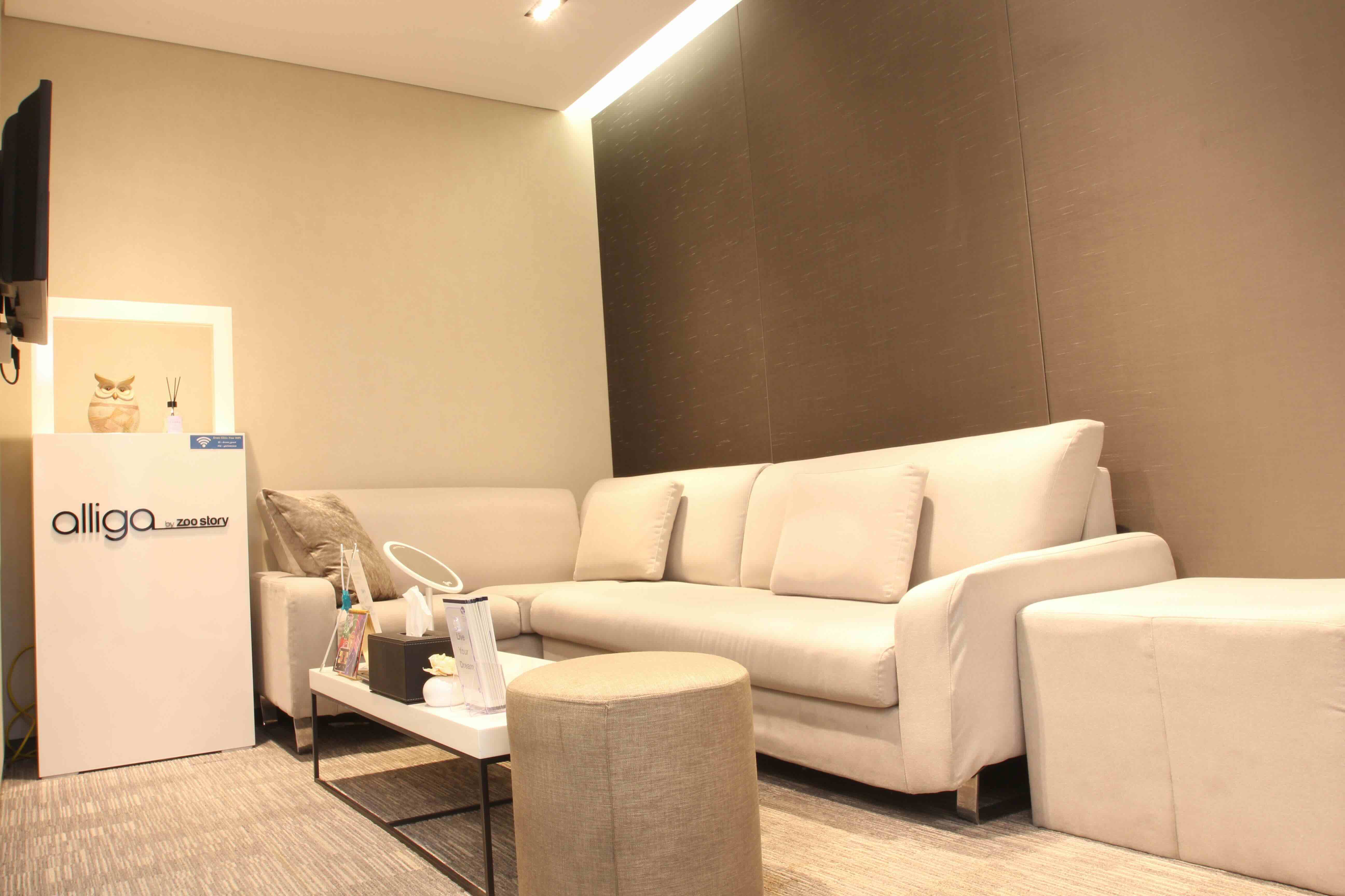 Dream Plastic Surgery (Dream Dermatology) 2